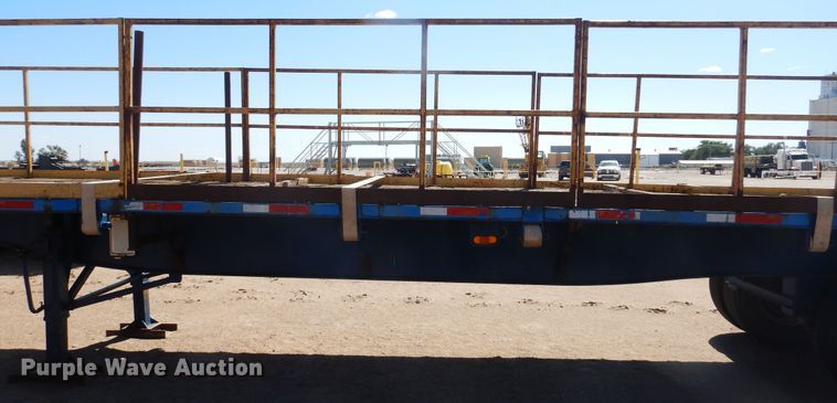 image for item GR9254 2001 Utility Trailer flatbed trailer