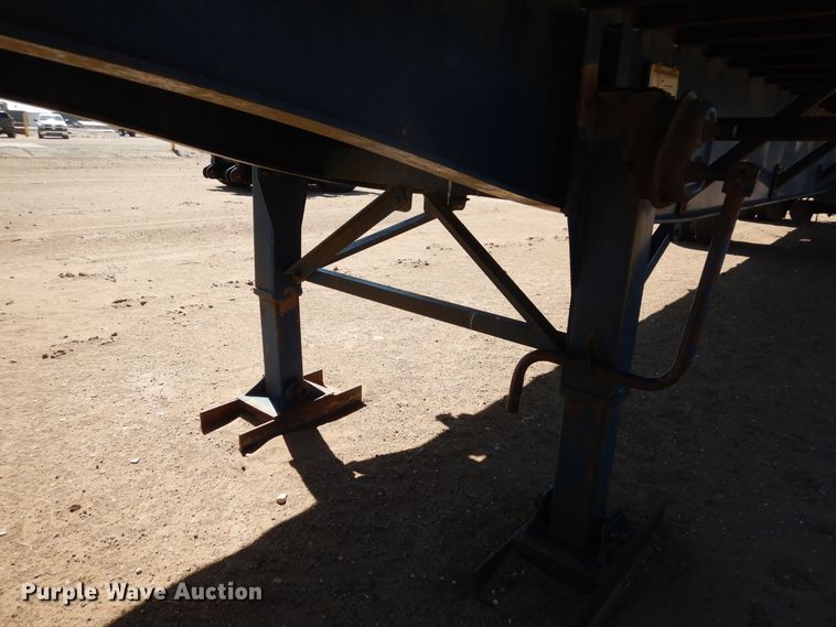 image for item GR9254 2001 Utility Trailer flatbed trailer