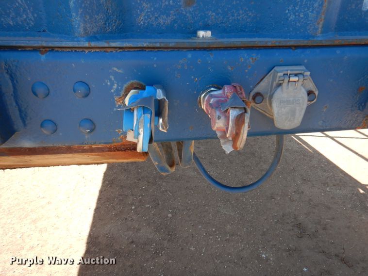 image for item GR9254 2001 Utility Trailer flatbed trailer