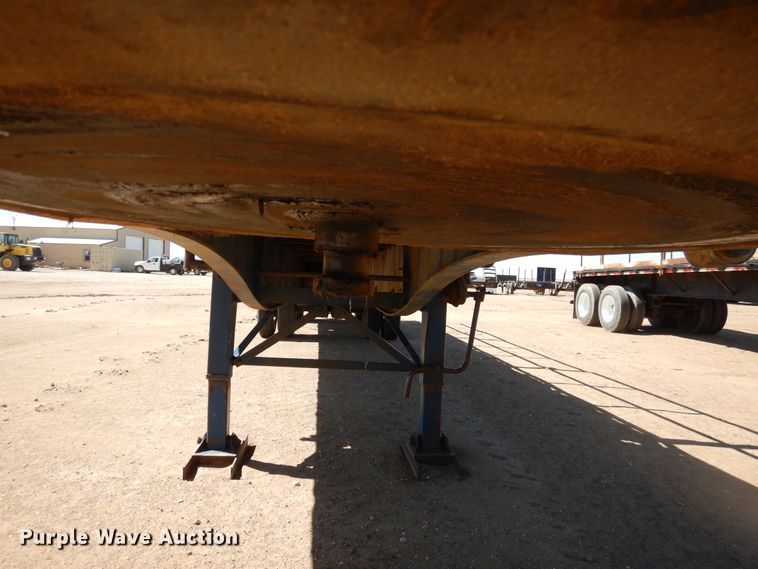 image for item GR9254 2001 Utility Trailer flatbed trailer