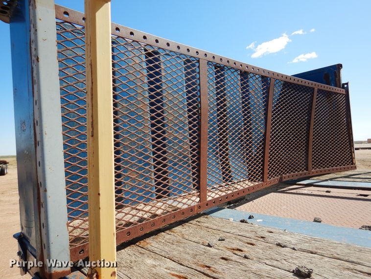 image for item GR9254 2001 Utility Trailer flatbed trailer