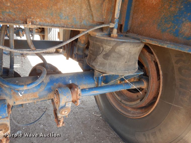 image for item GR9254 2001 Utility Trailer flatbed trailer