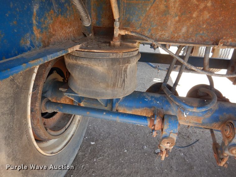 image for item GR9254 2001 Utility Trailer flatbed trailer