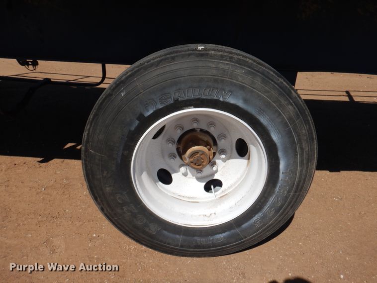 image for item GR9254 2001 Utility Trailer flatbed trailer