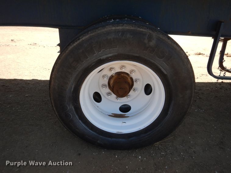 image for item GR9254 2001 Utility Trailer flatbed trailer