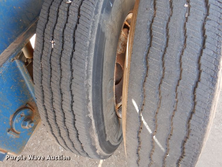 image for item GR9254 2001 Utility Trailer flatbed trailer