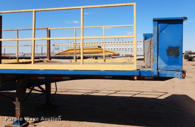 image for item GR9255 2001 Utility Trailer flatbed trailer