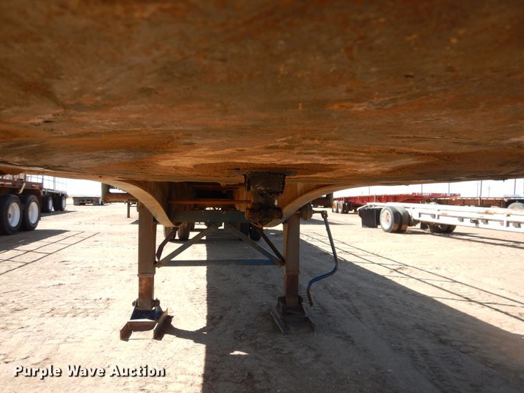 image for item GR9255 2001 Utility Trailer flatbed trailer