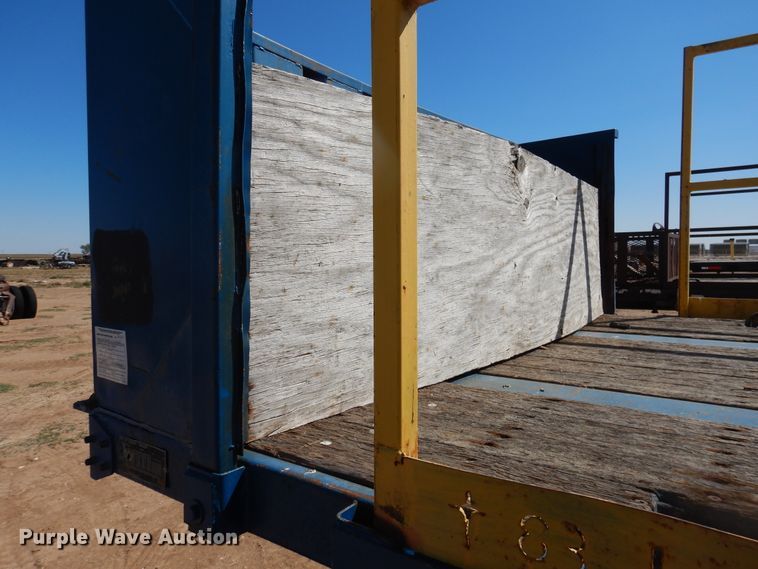 image for item GR9255 2001 Utility Trailer flatbed trailer