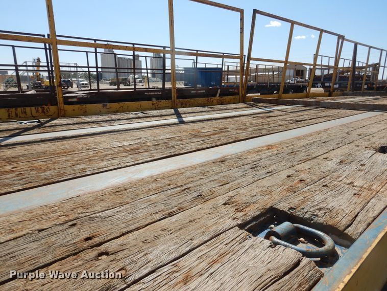 image for item GR9255 2001 Utility Trailer flatbed trailer