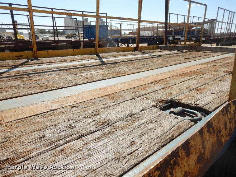 image for item GR9255 2001 Utility Trailer flatbed trailer