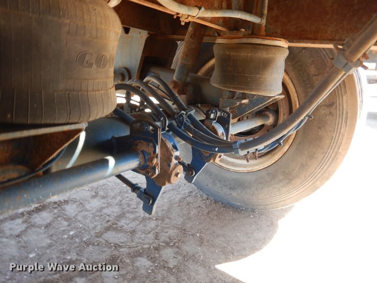 image for item GR9255 2001 Utility Trailer flatbed trailer