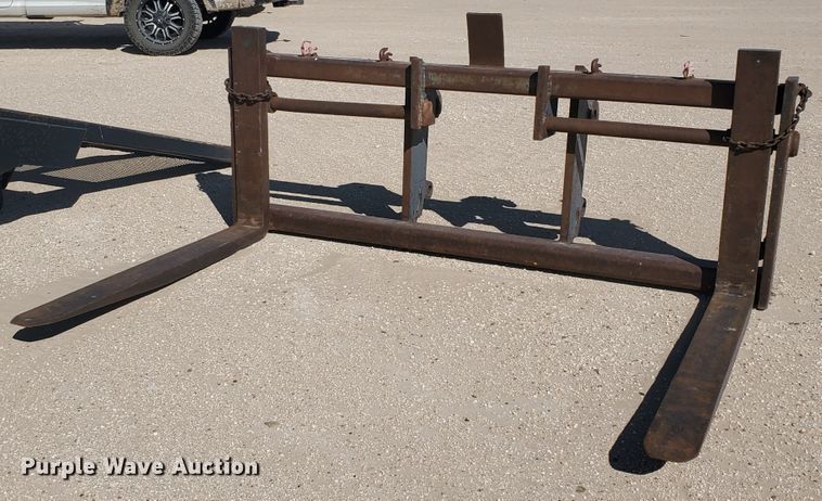 image for item GR9261 Arrow pallet forks