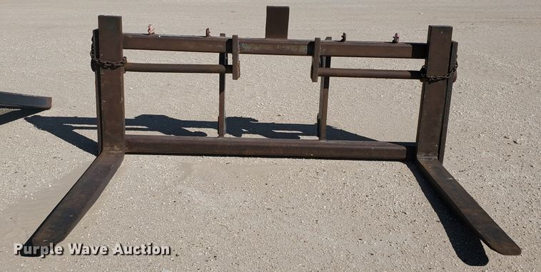 image for item GR9261 Arrow pallet forks