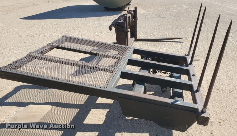 image for item GR9262 Bale spear