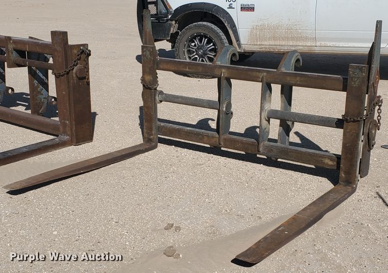 image for item GR9263 Pemberton 7636CAT914GIUF forks