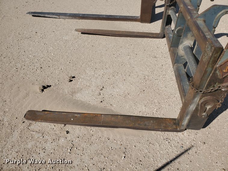 image for item GR9263 Pemberton 7636CAT914GIUF forks