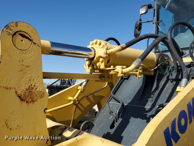 image for item HO9599 2006 Komatsu WA320-5L  wheel loader