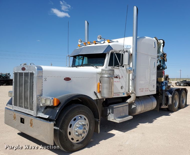image for item HO9604 2002 Peterbilt 379  semi truck with crane