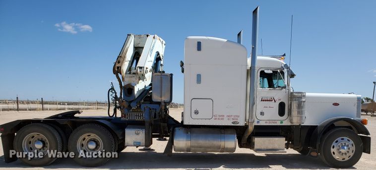 image for item HO9604 2002 Peterbilt 379  semi truck with crane
