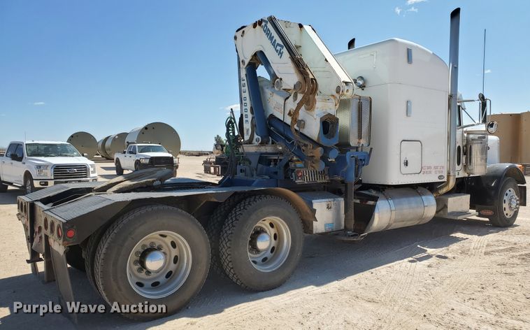 image for item HO9604 2002 Peterbilt 379  semi truck with crane