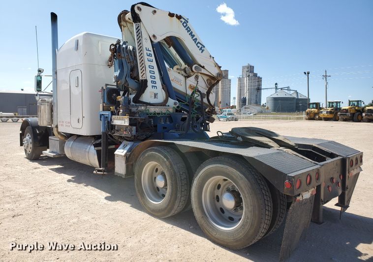 image for item HO9604 2002 Peterbilt 379  semi truck with crane