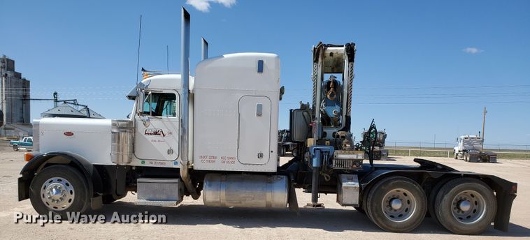 image for item HO9604 2002 Peterbilt 379  semi truck with crane