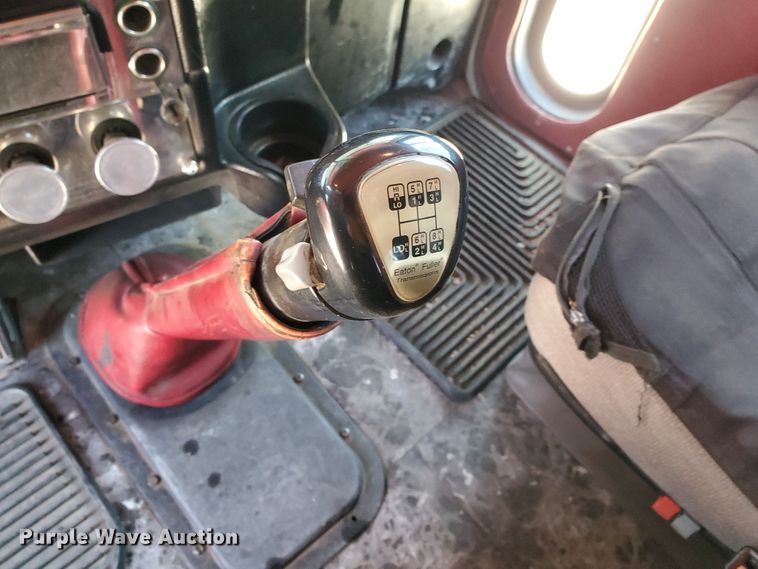 image for item HO9604 2002 Peterbilt 379  semi truck with crane