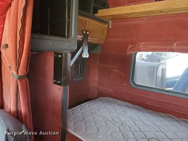 image for item HO9604 2002 Peterbilt 379  semi truck with crane