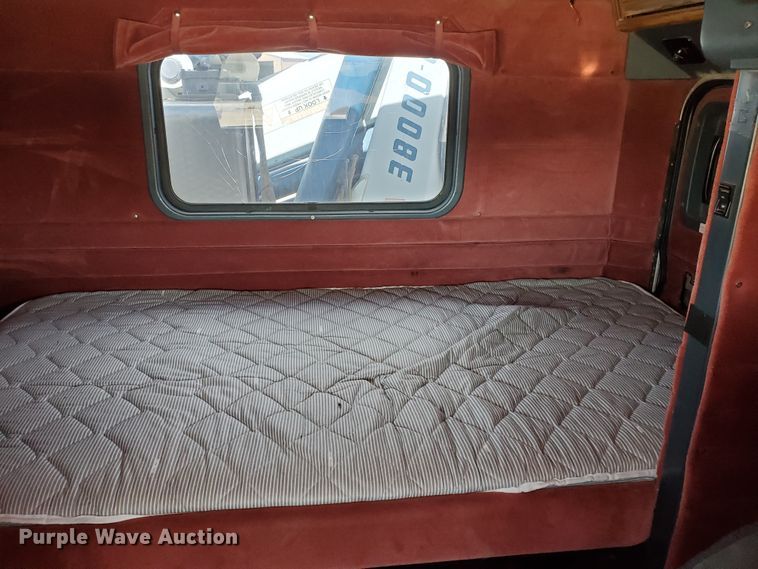 image for item HO9604 2002 Peterbilt 379  semi truck with crane