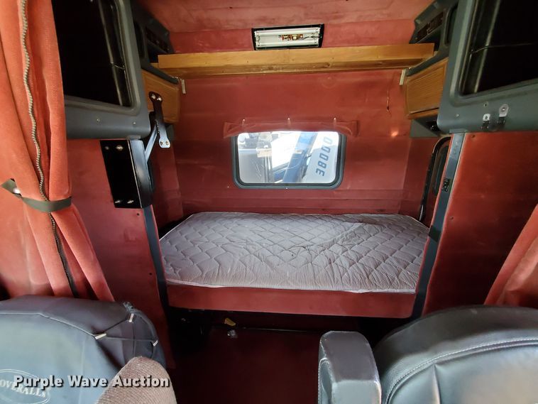 image for item HO9604 2002 Peterbilt 379  semi truck with crane