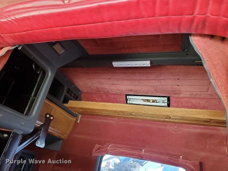 image for item HO9604 2002 Peterbilt 379  semi truck with crane