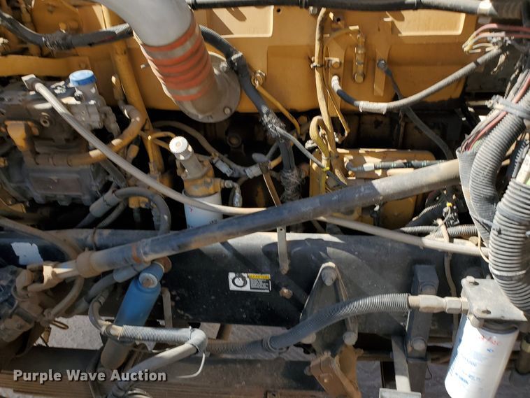 image for item HO9604 2002 Peterbilt 379  semi truck with crane