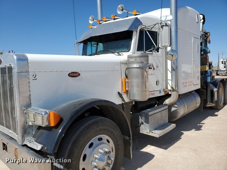 image for item HO9604 2002 Peterbilt 379  semi truck with crane