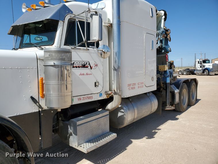 image for item HO9604 2002 Peterbilt 379  semi truck with crane