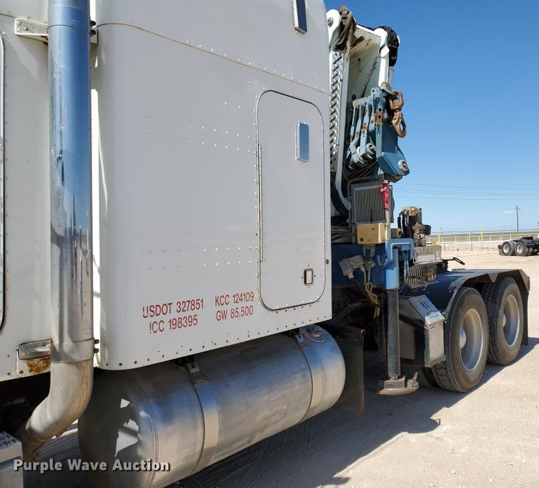 image for item HO9604 2002 Peterbilt 379  semi truck with crane