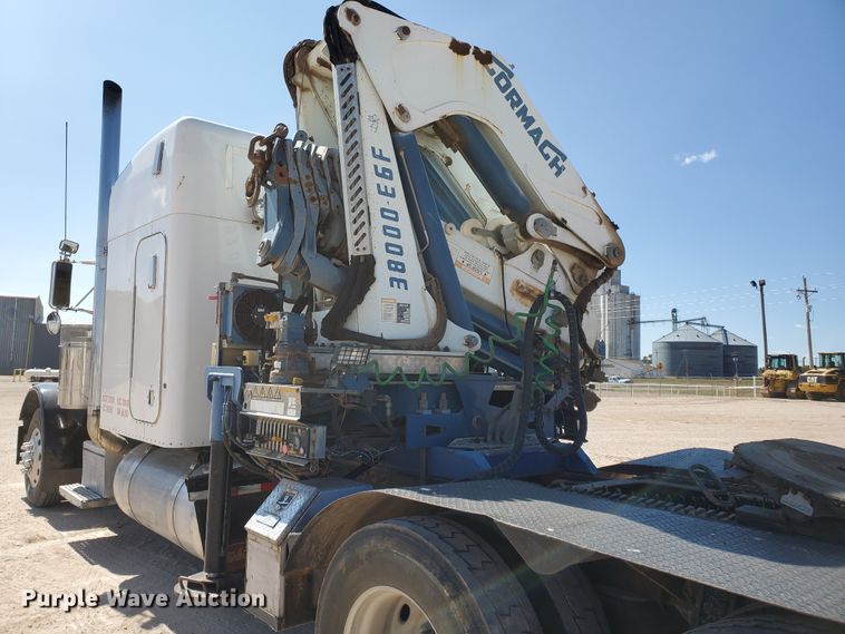 image for item HO9604 2002 Peterbilt 379  semi truck with crane