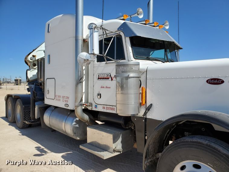 image for item HO9604 2002 Peterbilt 379  semi truck with crane