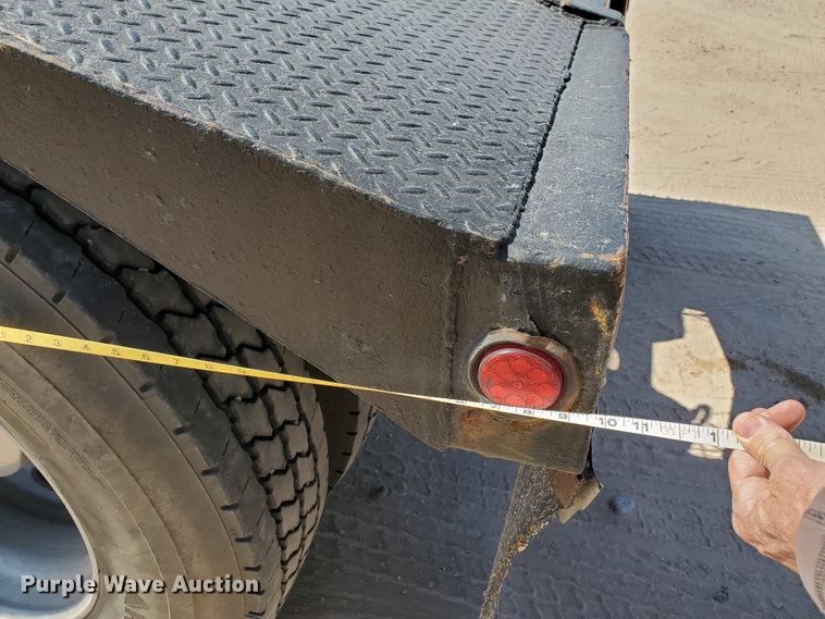 image for item HO9604 2002 Peterbilt 379  semi truck with crane