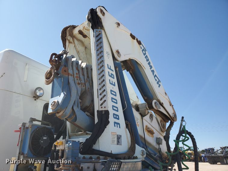 image for item HO9604 2002 Peterbilt 379  semi truck with crane