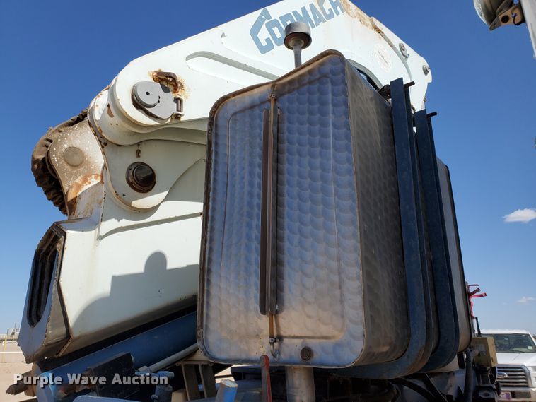 image for item HO9604 2002 Peterbilt 379  semi truck with crane