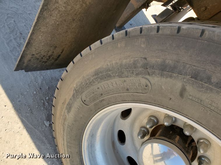 image for item HO9604 2002 Peterbilt 379  semi truck with crane