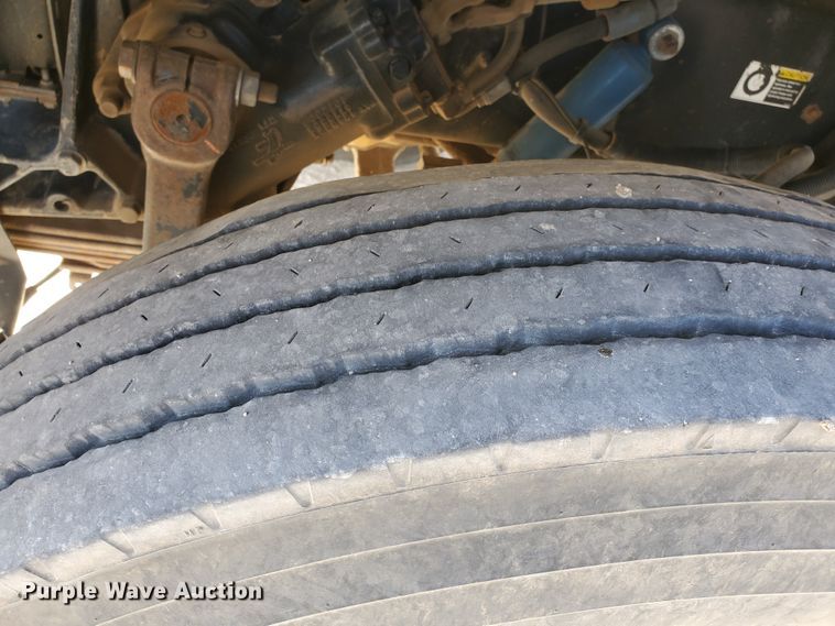 image for item HO9604 2002 Peterbilt 379  semi truck with crane