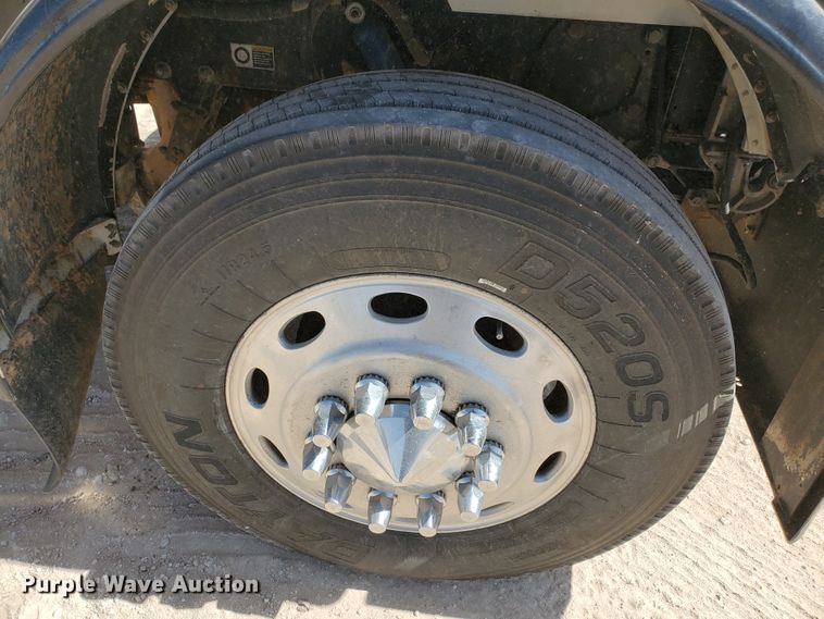 image for item HO9604 2002 Peterbilt 379  semi truck with crane