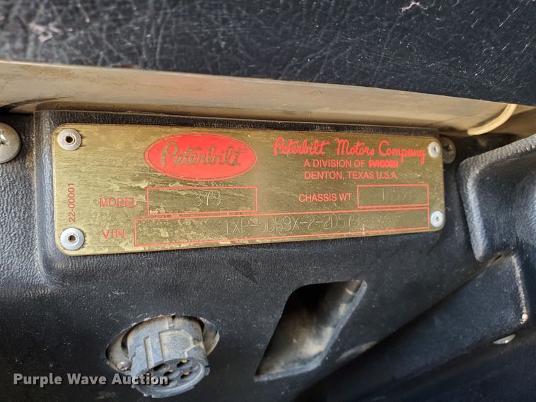 image for item HO9604 2002 Peterbilt 379  semi truck with crane