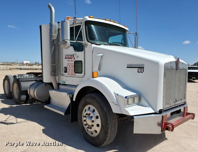 image for item HO9605 2012 Kenworth T800  semi truck