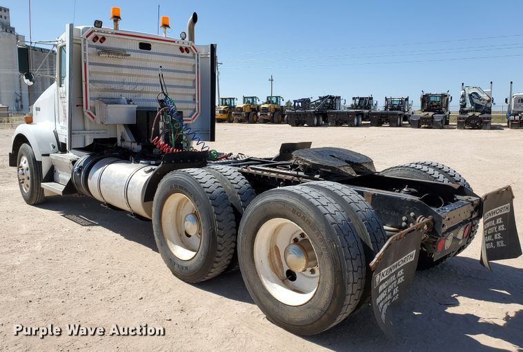 image for item HO9605 2012 Kenworth T800  semi truck