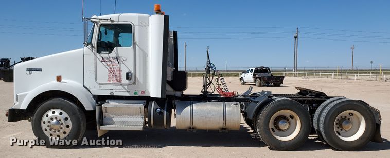 image for item HO9605 2012 Kenworth T800  semi truck
