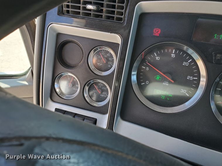 image for item HO9605 2012 Kenworth T800  semi truck