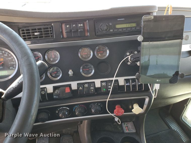 image for item HO9605 2012 Kenworth T800  semi truck